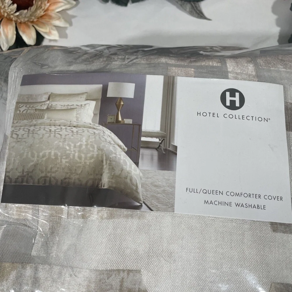 NIB $335 [ Full /‎ Queen ] Duvet Cover for Hotel Collection Fresco Metallic Gold